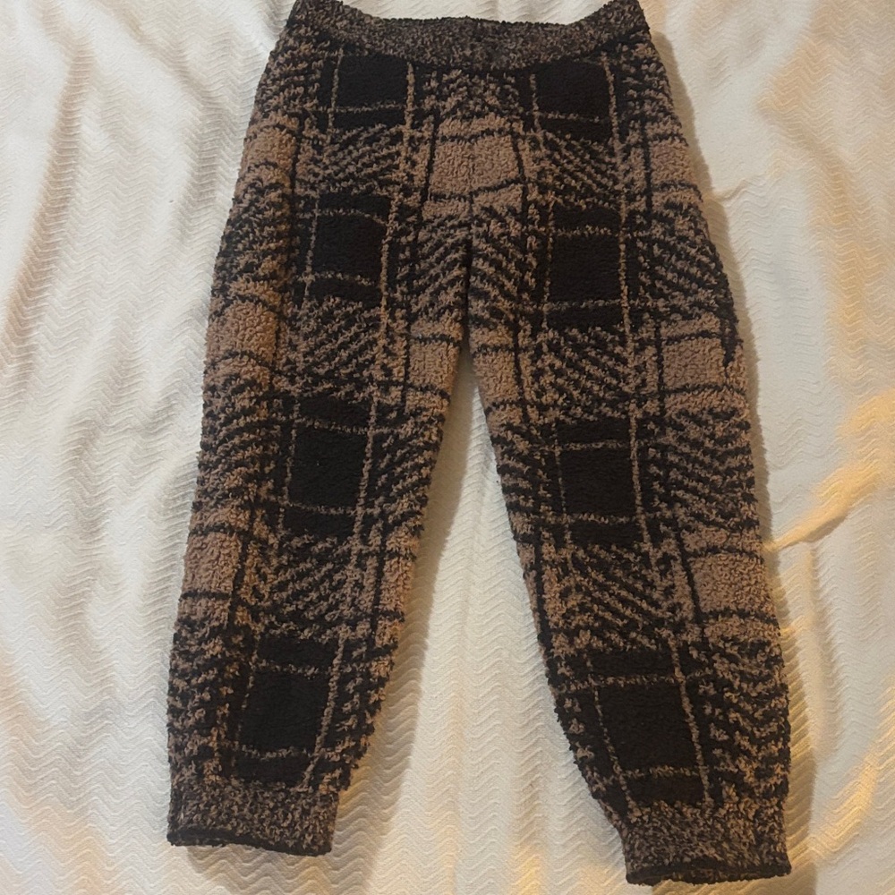SKIMS Kids Plaid Sweatpants in Black and Tan